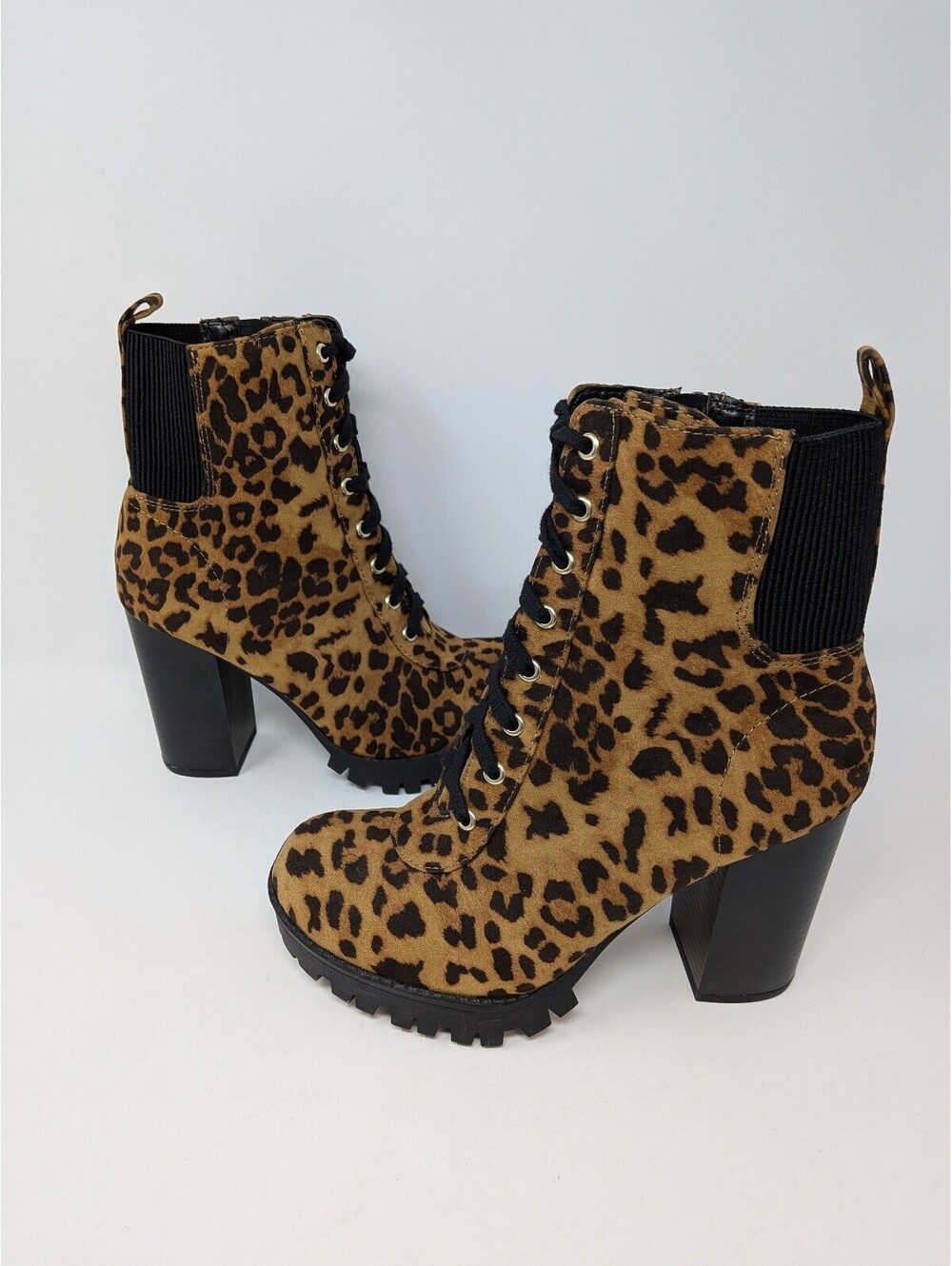 SODA Women’s 7.5 Leopard Print Lace-Up Platform Block Heel Ankle Boots